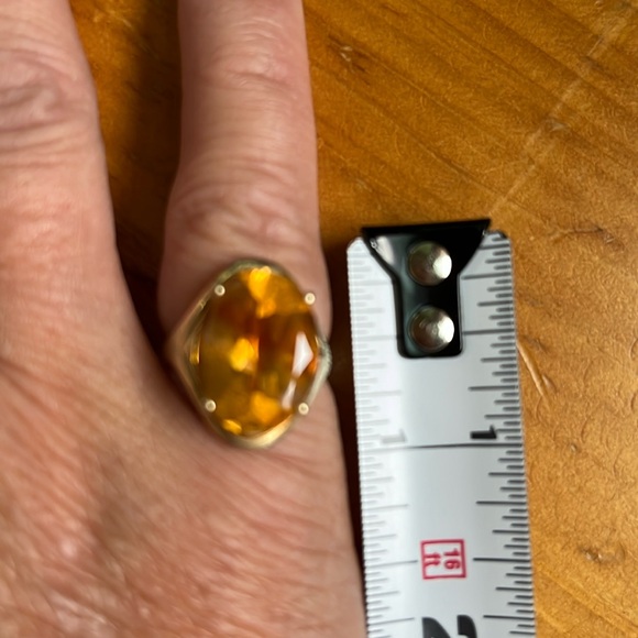 Citrine ring set in 10 K gold!  Size 6 - Picture 4 of 4